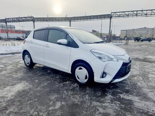 2018 Toyota Vitz III (XP130) Рестайлинг 2, белый, 955000 рублей, вид 5
