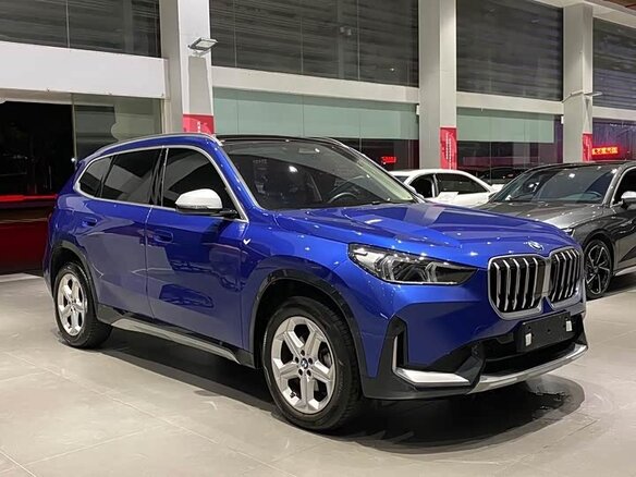 2023 BMW X1 Long 20Li sDrive III (U11/U12), синий, 2430000 рублей - вид 2