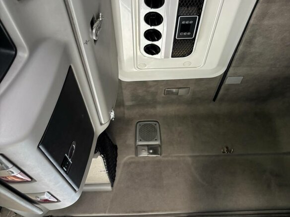 2008 Renault Premium, белый, 2000000 рублей - вид 10