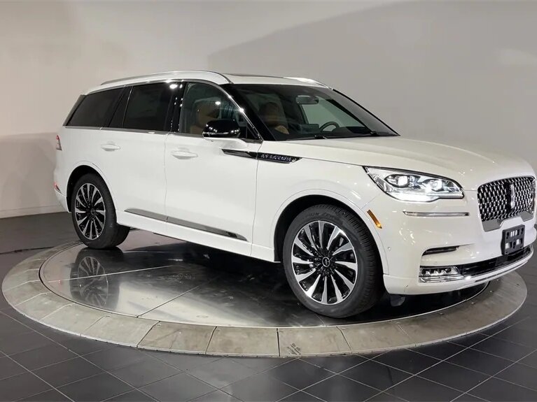 Открыть фотографии: Lincoln Aviator II
