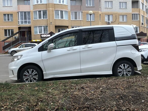 2013 Honda Freed Spike I Рестайлинг, белый, 1050000 рублей - вид 14