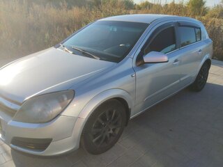 2005 Opel Astra H, серебристый, 625000 рублей, вид 1