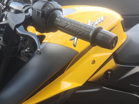 2020 Bajaj Pulsar NS 200, жёлтый, 200000 рублей, вид 4