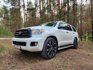 2011 Toyota Sequoia II, белый, 3970000 рублей, вид 1