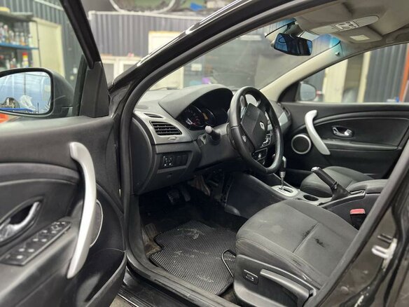 2010 Renault Megane III, чёрный, 680000 рублей - вид 6