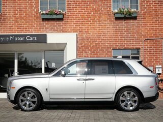 2024 Rolls-Royce Cullinan I (Series I), серебристый, 42782106 рублей, вид 3