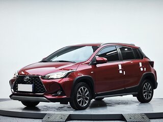 2022 Toyota Yaris L X XP150 Рестайлинг, красный, 1060000 рублей, вид 3