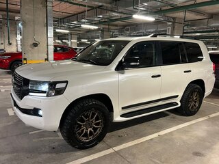 2016 Toyota Land Cruiser 200 Series Рестайлинг 2, белый, 4900000 рублей, вид 1