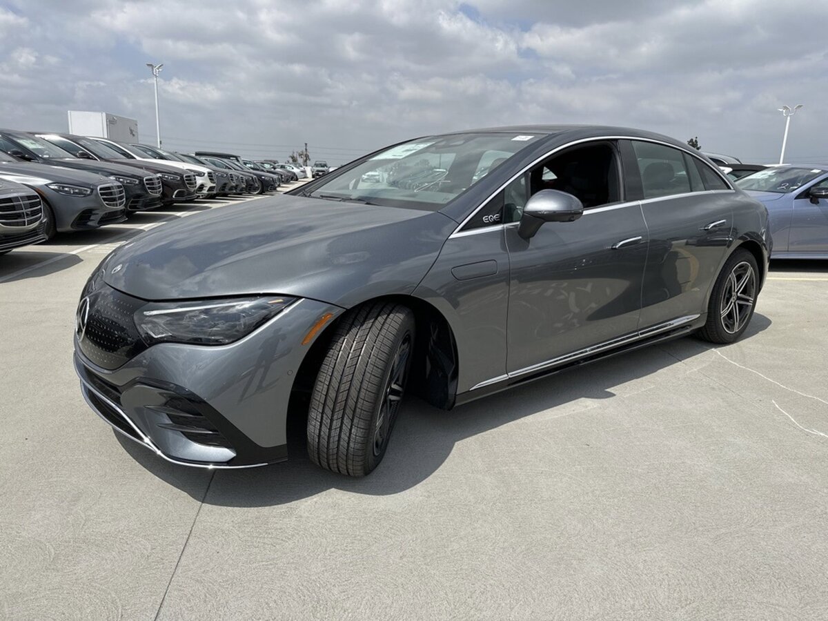 Открыть фотографии: Mercedes-Benz EQE