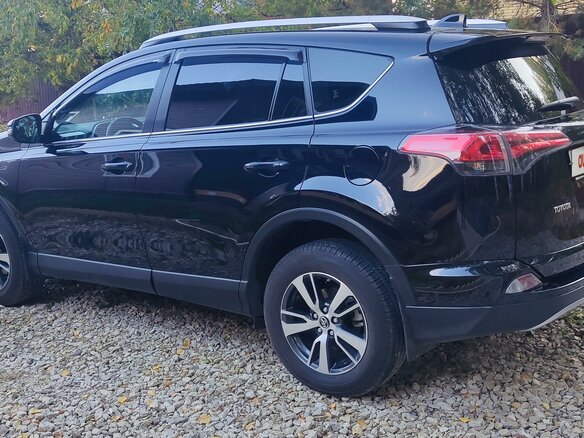 2017 Toyota RAV4 IV (XA40) Рестайлинг, чёрный, 2850000 рублей - вид 2