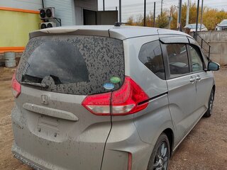 2018 Honda Freed+ II, серый, 1700000 рублей, вид 4