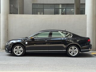 2023 Volkswagen Magotan B8 Рестайлинг, чёрный, 1430000 рублей, вид 3