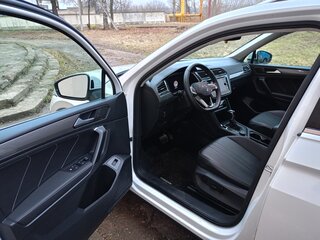 2022 Volkswagen Tiguan Allspace II Рестайлинг, белый, 2300000 рублей, вид 4