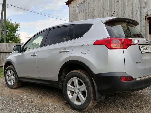 2013 Toyota RAV4 IV (XA40), серебристый, 3000000 рублей - вид 3