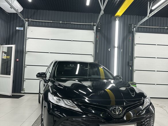 2020 Toyota Camry VIII (XV70), чёрный, 3300000 рублей