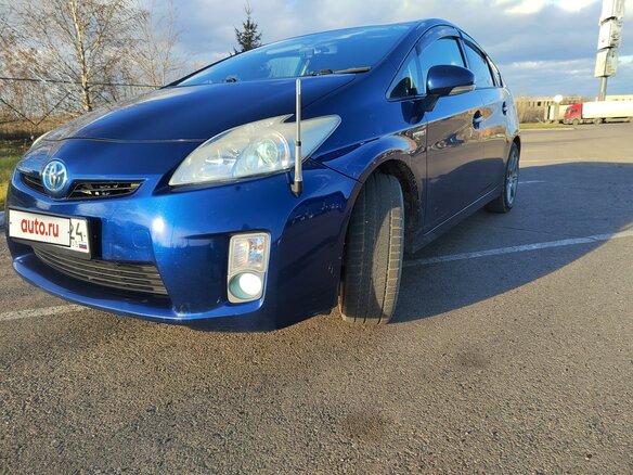 2010 Toyota Prius III (XW30), синий, 1200000 рублей - вид 11