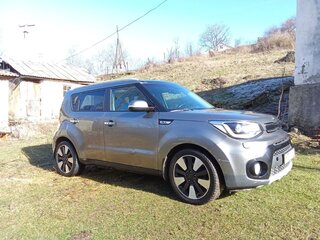 2019 Kia Soul II Рестайлинг, серебристый, 1600000 рублей, вид 3