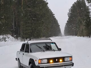 2008 Lada (ВАЗ) 2105, белый, 240000 рублей, вид 2