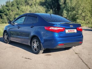 2014 Kia Rio 5-speed III, синий, 750000 рублей, вид 5