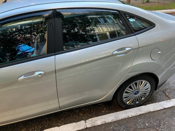 2016 Ford Fiesta Mk6 Рестайлинг, серебристый, 850000 рублей - вид 8