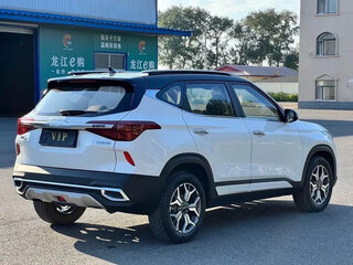 2023 Kia KX3, белый, 1450000 рублей, вид 4