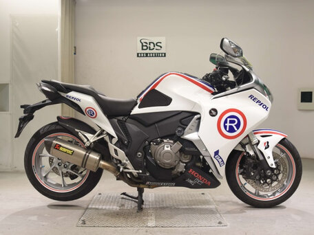 2014 Honda VFR 1200, белый, 1100000 рублей, вид 1