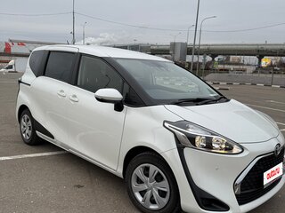 2018 Toyota Sienta II Рестайлинг, белый, 1500000 рублей, вид 2