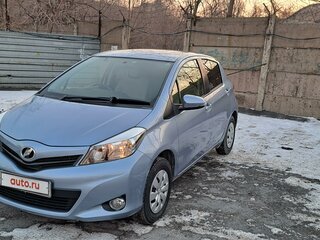 2013 Toyota Vitz III (XP130), голубой, 860000 рублей, вид 1