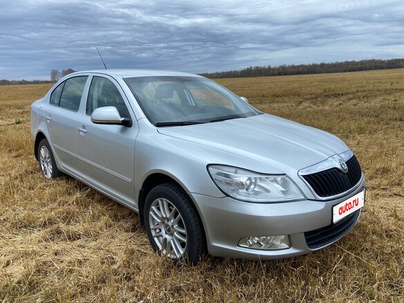 2009 Skoda Octavia II (A5) Рестайлинг, серебристый, 900000 рублей - вид 1