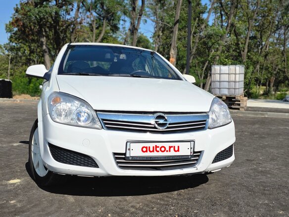 2013 Opel Astra H Рестайлинг, белый, 580000 рублей