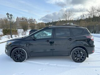2017 Ford Escape III Рестайлинг, чёрный, 1560000 рублей, вид 5