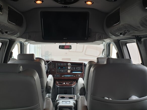 2010 GMC Savana I Рестайлинг, белый, 6000000 рублей - вид 11