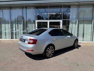 2017 Skoda Octavia III (A7), серебристый, 1143000 рублей, вид 5
