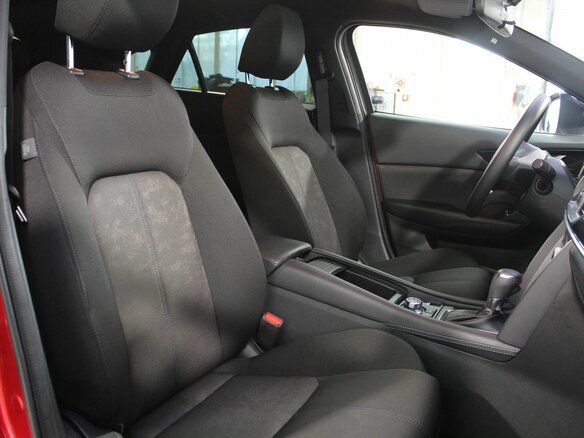 2023 Mazda CX-4 I Рестайлинг, красный, 2429000 рублей - вид 27
