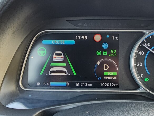 2018 Nissan Leaf II (ZE1), красный, 1100000 рублей - вид 9