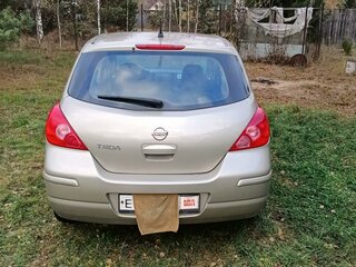 2011 Nissan Tiida I Рестайлинг, бежевый, 880000 рублей, вид 5