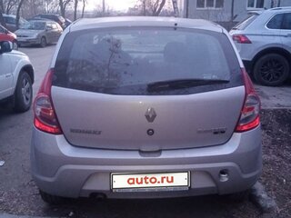 2014 Renault Sandero I, серебристый, 800000 рублей, вид 4