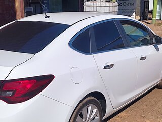 2013 Opel Astra J Рестайлинг, белый, 870000 рублей, вид 2
