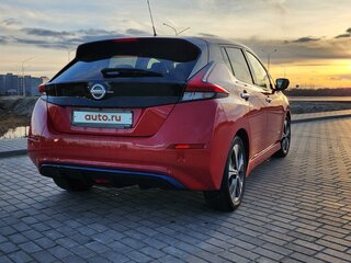 2018 Nissan Leaf II (ZE1), красный, 1100000 рублей, вид 5