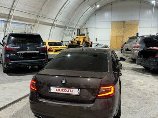 2017 Skoda Octavia III (A7) Рестайлинг, коричневый, 1770000 рублей, вид 3