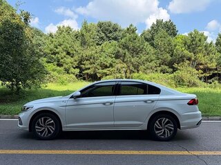 2022 Volkswagen Bora IV (China Market) Рестайлинг, белый, 1600000 рублей, вид 3