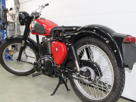 1956 BSA C10, красный, 590000 рублей, вид 5