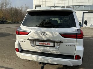 2016 Lexus LX 570 III Рестайлинг 2, белый, 7400000 рублей, вид 5