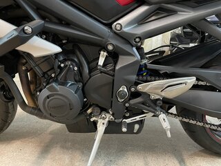 2016 Triumph Street Triple, красный, 840000 рублей, вид 5