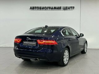 2017 Jaguar XE I, синий, 1690000 рублей, вид 4