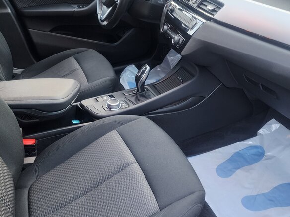 2018 BMW X1 16d sDrive II (F48), чёрный, 2550000 рублей - вид 8
