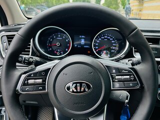 2018 Kia Ceed III, серебристый, 1500000 рублей, вид 4