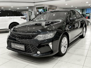 2017 Toyota Camry VII (XV50) Рестайлинг 2, чёрный, 2390000 рублей, вид 1