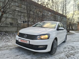 2019 Volkswagen Polo V Рестайлинг, белый, 800000 рублей, вид 1