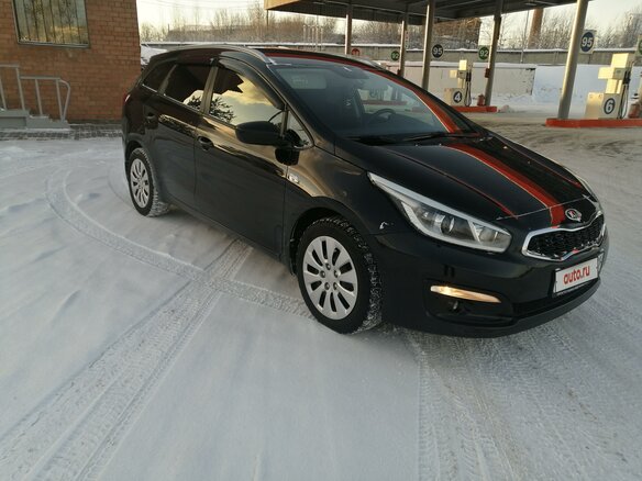 2017 Kia Ceed II Рестайлинг, чёрный, 950000 рублей - вид 1